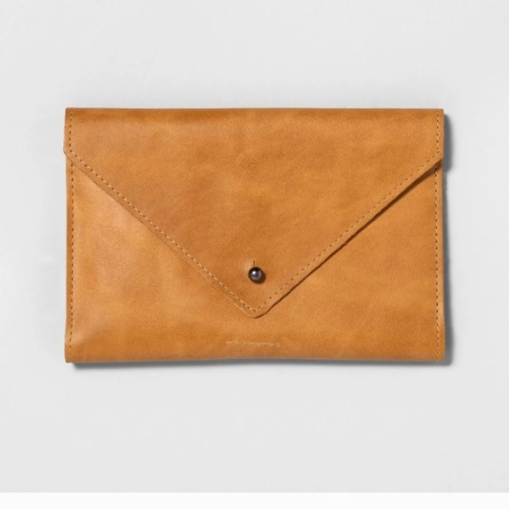 Hearth & Hand with Magnolia Leather Wallet - Cognac